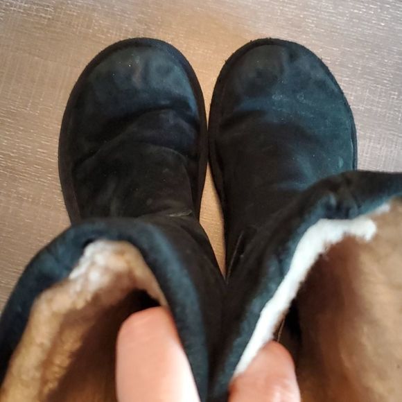 Black UGG boots - Picture 14 of 16